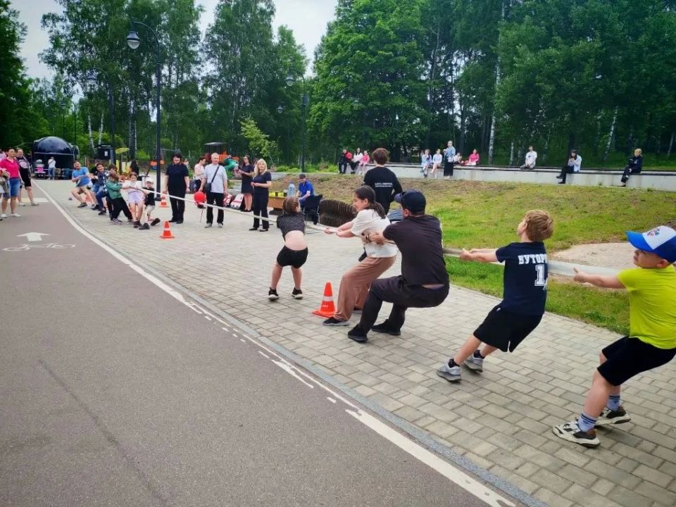 В городском парке «Батарейная гора» в Выборге прошла масштабная профилактическая акция по пожарной безопасности, организованная ГКУ «Леноблпожспас» при поддержке Комитета правопорядка и безопасности Ленинградской области В городском парке «Батарейная гора» в Выборге прошла масштабная профилактическая акция по пожарной безопасности, организованная ГКУ «Леноблпожспас» при поддержке Комитета правопорядка и безопасности Ленинградской области