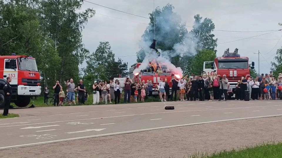 В городском парке «Батарейная гора» в Выборге прошла масштабная профилактическая акция по пожарной безопасности, организованная ГКУ «Леноблпожспас» при поддержке Комитета правопорядка и безопасности Ленинградской области
