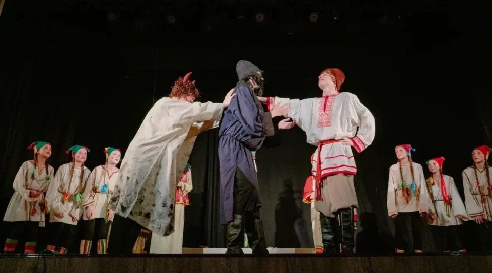 Всероссийский фестиваль-конкурс «У Лукоморья: сказка — чудо из чудес»: Ленобласть объединила детские театральные коллективы со всей России Всероссийский фестиваль-конкурс «У Лукоморья: сказка — чудо из чудес»: Ленобласть объединила детские театральные коллективы со всей России