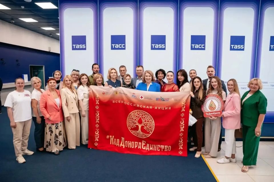 Сразу несколько наград федерального значения за последние дни собрал Центр крови 47 региона: Сразу несколько наград федерального значения за последние дни собрал Центр крови 47 региона: