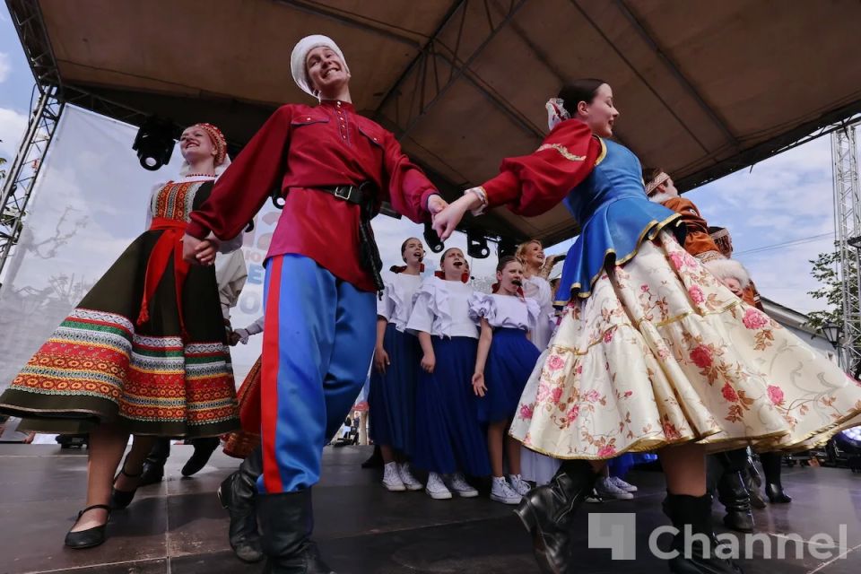В Гатчине отпраздновали День России - фоторепортаж В Гатчине отпраздновали День России - фоторепортаж