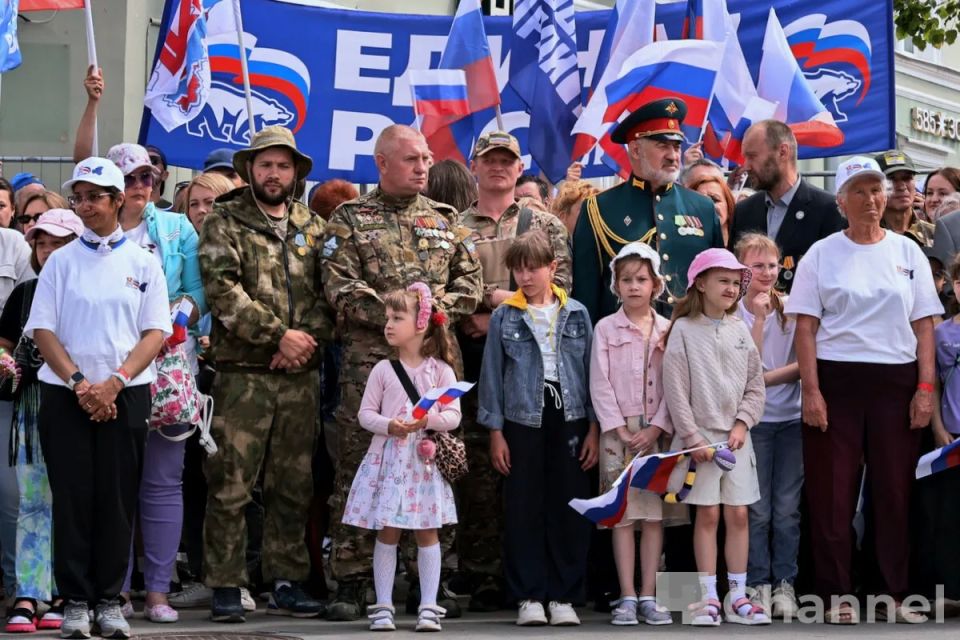 В Гатчине отпраздновали День России - фоторепортаж В Гатчине отпраздновали День России - фоторепортаж