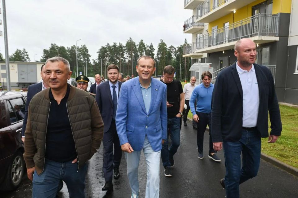 Александр Дрозденко: Запускаем проектно-изыскательские работы для строительства первого дома новой программы расселения аварийного жилья в Волосово Александр Дрозденко: Запускаем проектно-изыскательские работы для строительства первого дома новой программы расселения аварийного жилья в Волосово