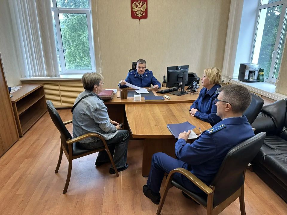 Прокурор Ленинградской области провёл приём жителей Тосненского района Прокурор Ленинградской области провёл приём жителей Тосненского района