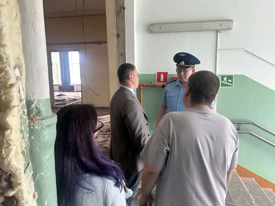 Подпорожский городской прокурор проверил ход строительства социальных объектов района Подпорожский городской прокурор проверил ход строительства социальных объектов района