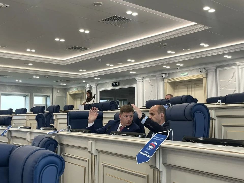 Почти 500 организаций отдыха работают этим летом для детей в Ленинградской области, — об этом на заседании комиссии по образованию доложил вице-губернатор по социальным вопросам Александр Кялин Почти 500 организаций отдыха работают этим летом для детей в Ленинградской области, — об этом на заседании комиссии по образованию доложил вице-губернатор по социальным вопросам Александр Кялин