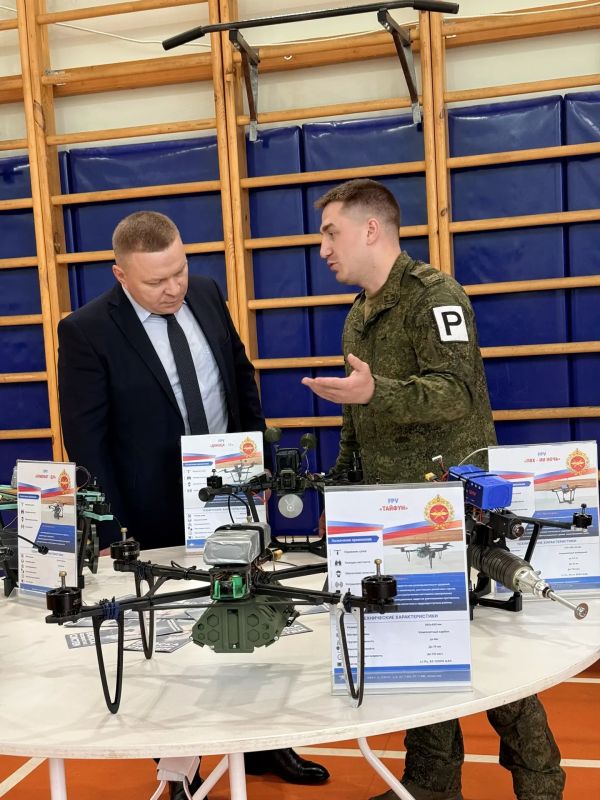 Председатель Комитета правопорядка и безопасности Ленинградской области Андрей Гаврилов принял участие в торжественном открытии Кубка Ленинградской области по киберфизическим гонкам на платформе-симуляторе «Аэросим» Председатель Комитета правопорядка и безопасности Ленинградской области Андрей Гаврилов принял участие в торжественном открытии Кубка Ленинградской области по киберфизическим гонкам на платформе-симуляторе «Аэросим»