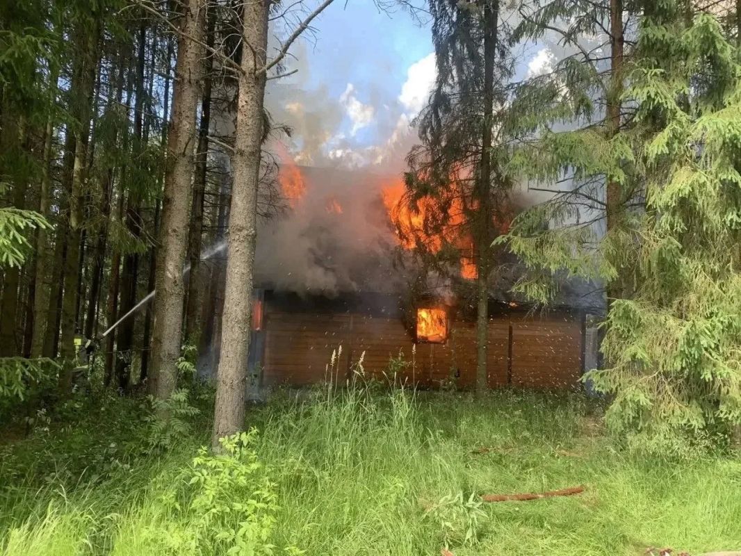 ЗА ПРОШЕДШУЮ НЕДЕЛЮ ПОДРАЗДЕЛЕНИЯ ТЕРРИТОРИАЛЬНОГО ПОЖАРНО-СПАСАТЕЛЬНОГО ГАРНИЗОНА ЛЕНИНГРАДСКОЙ ОБЛАСТИ РЕАГИРОВАЛИ НА 143 ОПЕРАТИВНЫХ СОБЫТИЯ: ЗА ПРОШЕДШУЮ НЕДЕЛЮ ПОДРАЗДЕЛЕНИЯ ТЕРРИТОРИАЛЬНОГО ПОЖАРНО-СПАСАТЕЛЬНОГО ГАРНИЗОНА ЛЕНИНГРАДСКОЙ ОБЛАСТИ РЕАГИРОВАЛИ НА 143 ОПЕРАТИВНЫХ СОБЫТИЯ: