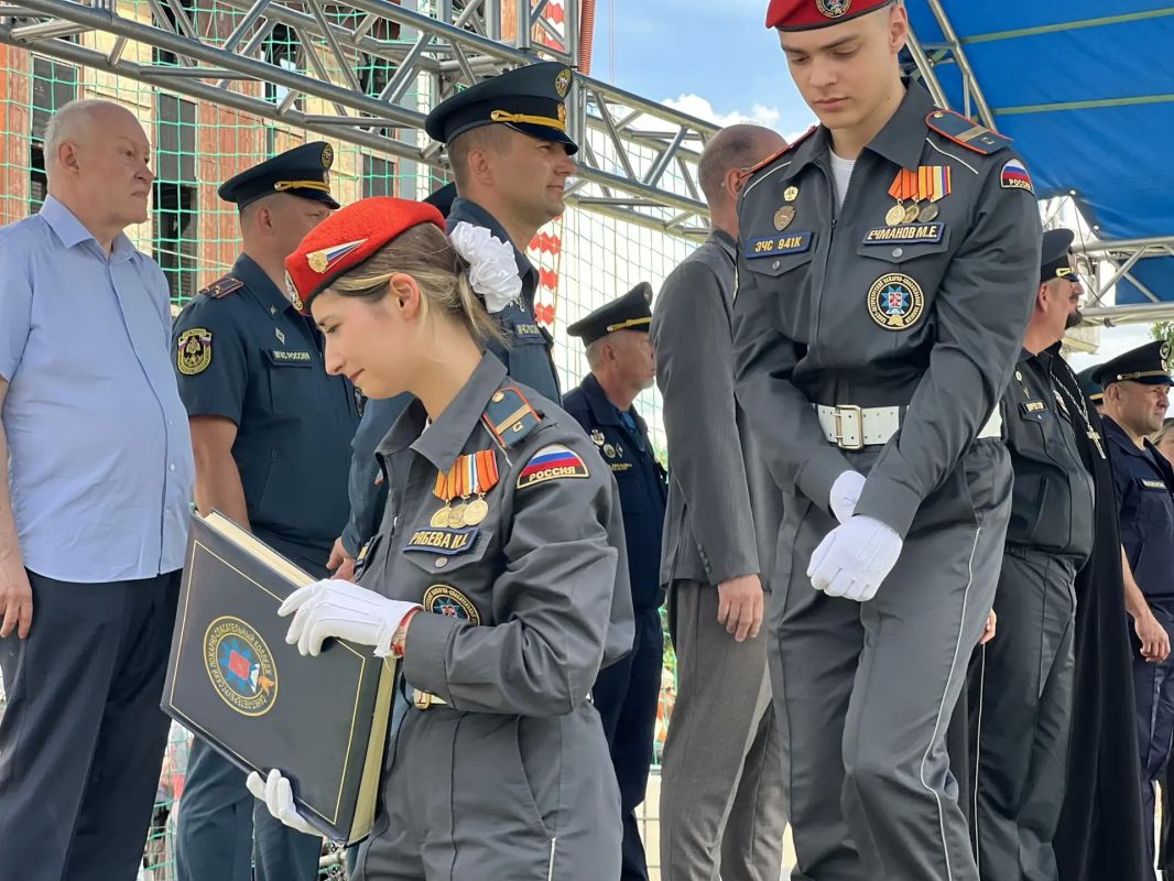 В добрый путь! Рамила Агаева поздравила выпускников Пожарно-спасательного колледжа В добрый путь! Рамила Агаева поздравила выпускников Пожарно-спасательного колледжа