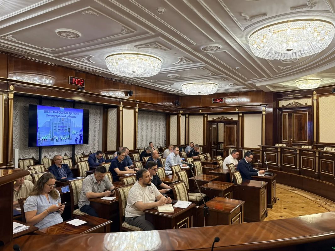 На Штабе народных дружин Ленинградской области подвели итоги конкурсов «Лучшая народная дружина» и «Лучший народный дружинник» На Штабе народных дружин Ленинградской области подвели итоги конкурсов «Лучшая народная дружина» и «Лучший народный дружинник»