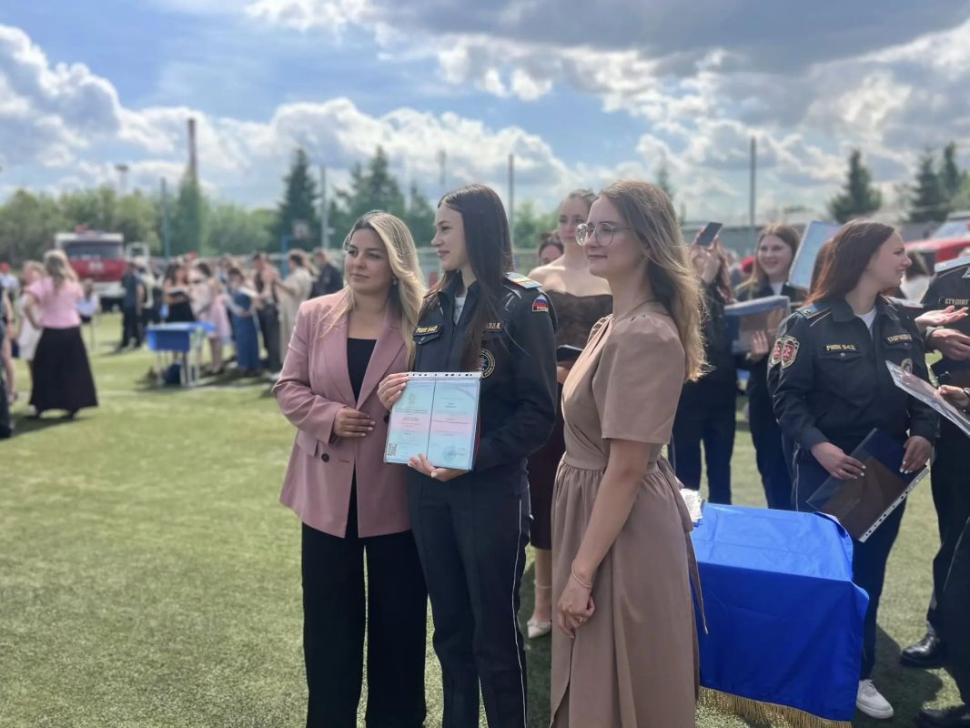 В добрый путь! Рамила Агаева поздравила выпускников Пожарно-спасательного колледжа В добрый путь! Рамила Агаева поздравила выпускников Пожарно-спасательного колледжа