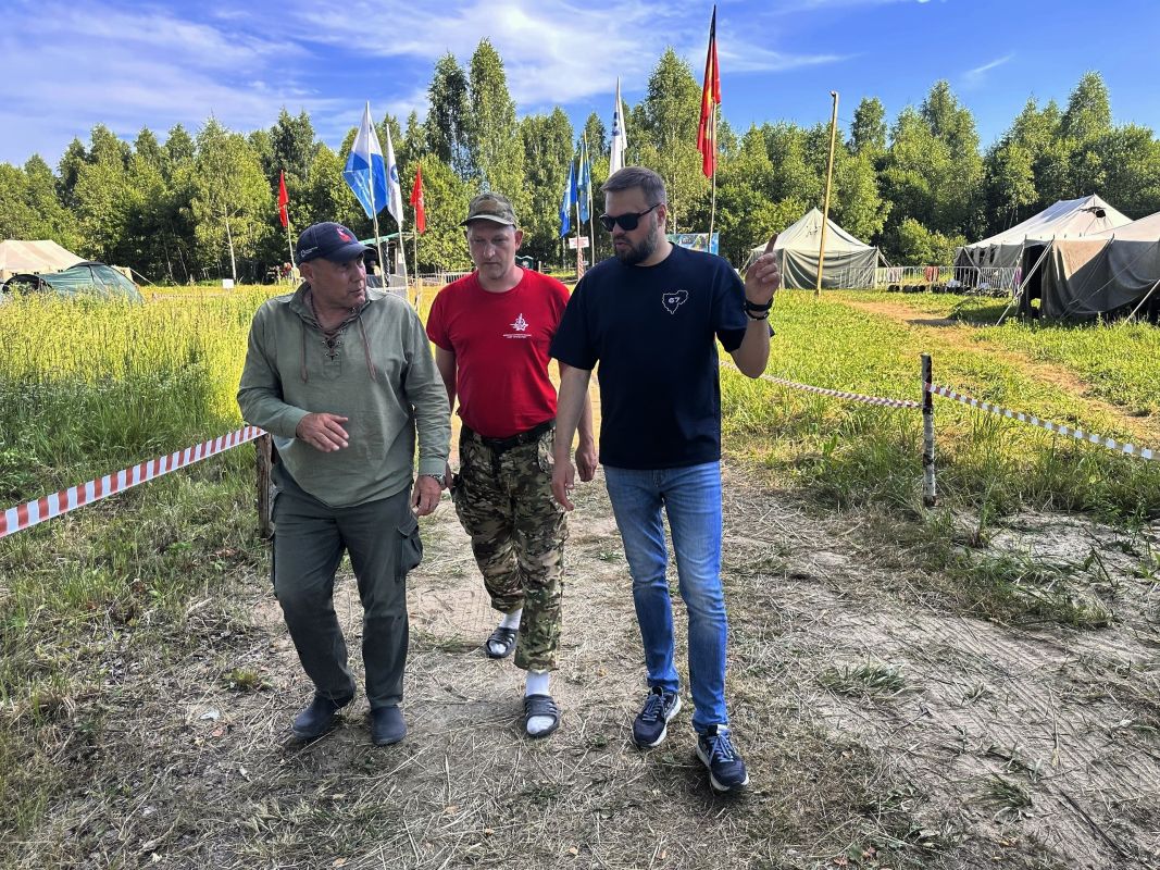 Артём Туров: В Десногорске завершился 17-й военно-патриотический слёт молодежи "Отечество" Артём Туров: В Десногорске завершился 17-й военно-патриотический слёт молодежи "Отечество"