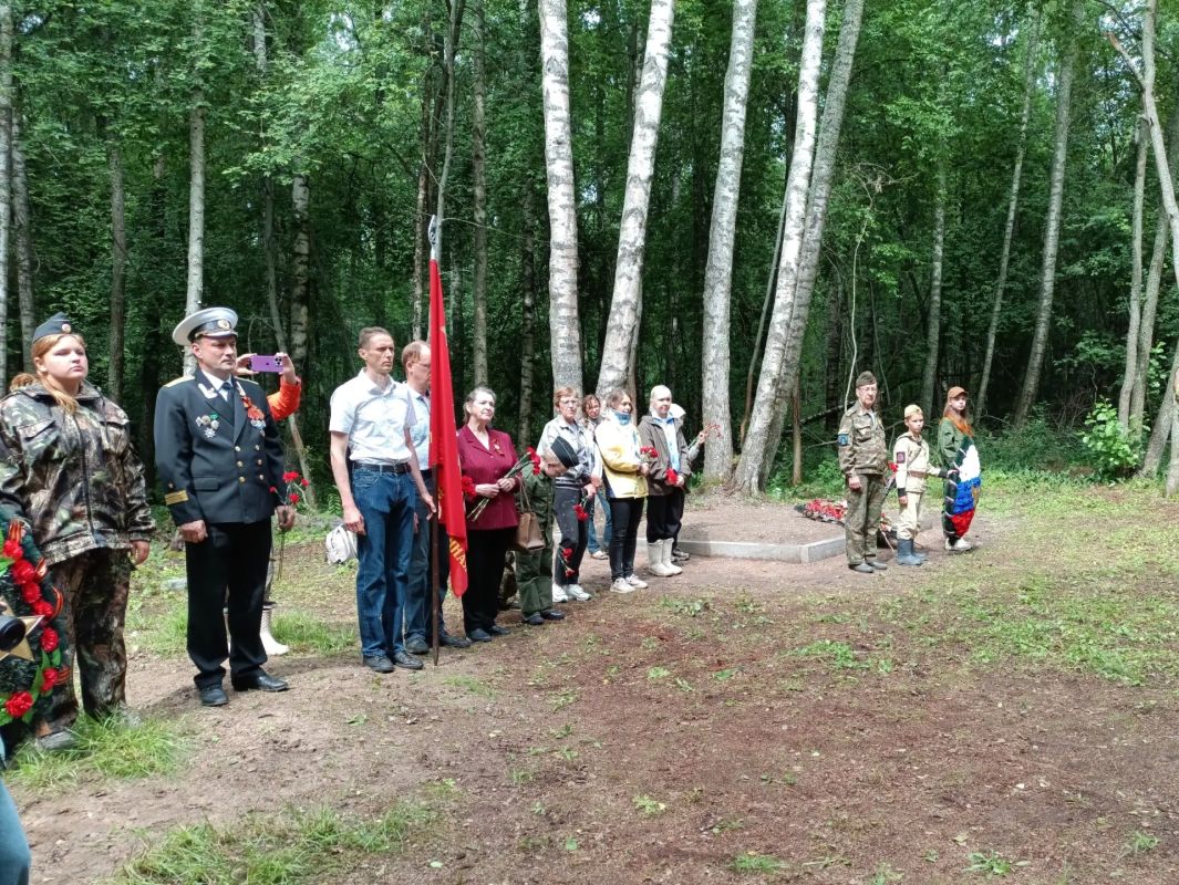 На острове Игривый открыли мемориалы в память о павших воинах На острове Игривый открыли мемориалы в память о павших воинах
