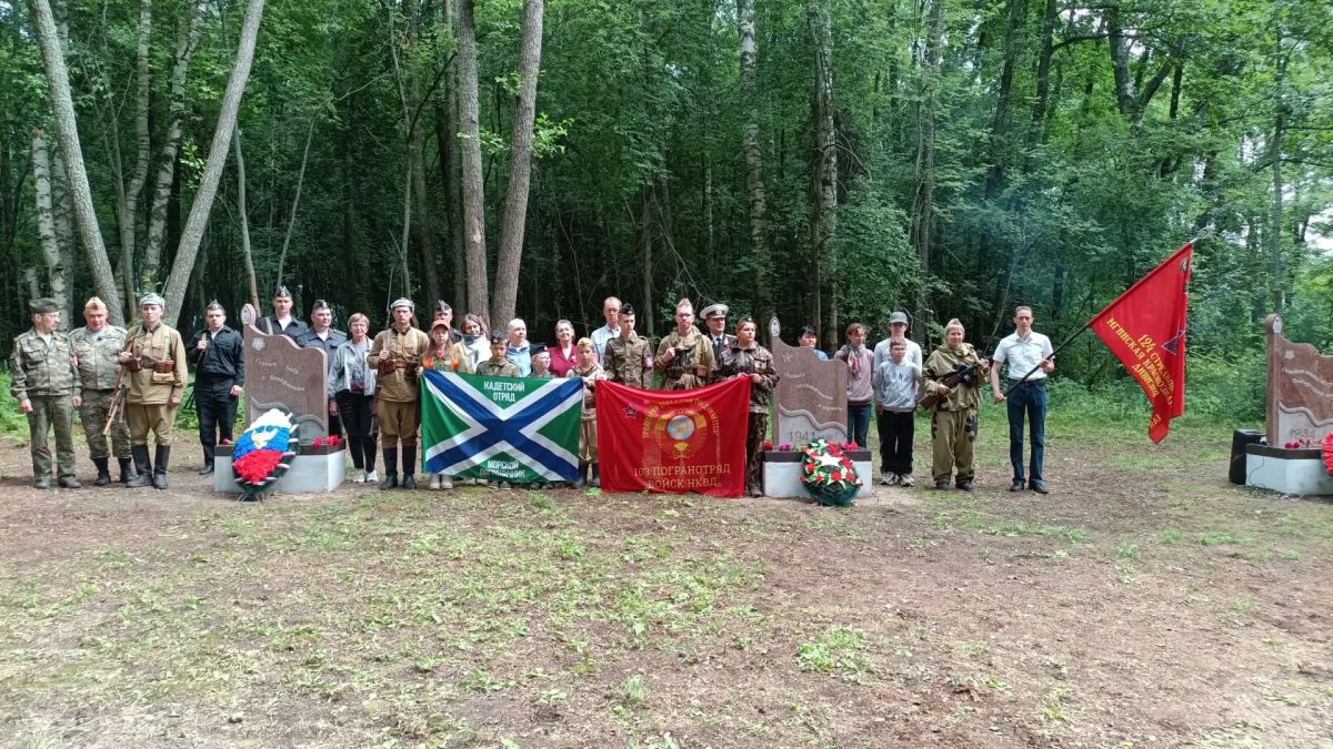 На острове Игривый открыли мемориалы в память о павших воинах На острове Игривый открыли мемориалы в память о павших воинах