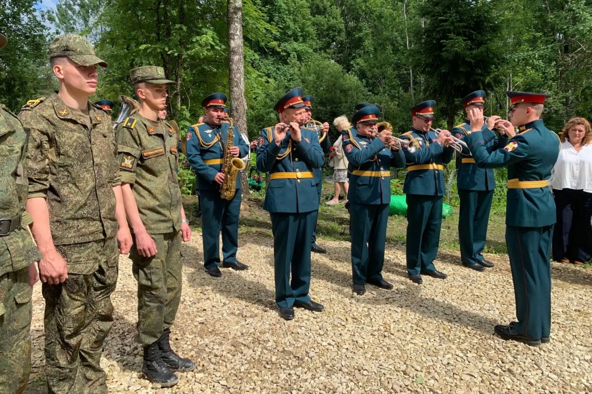 В Волосово перезахоронили останки жертв лагеря «Дулаг-102» В Волосово перезахоронили останки жертв лагеря «Дулаг-102»