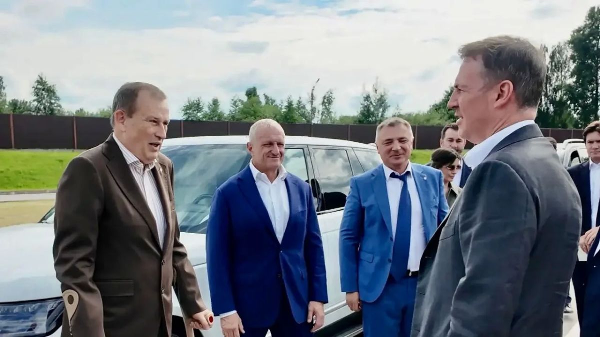 Александр Дрозденко: Рыбная ловля — и большая, и малая — остаётся двигателем прогресса для нашего судостроительного кластера Александр Дрозденко: Рыбная ловля — и большая, и малая — остаётся двигателем прогресса для нашего судостроительного кластера