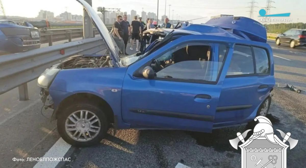 Полиция проверяет смертельную аварию на кольцевой в Ленобласти