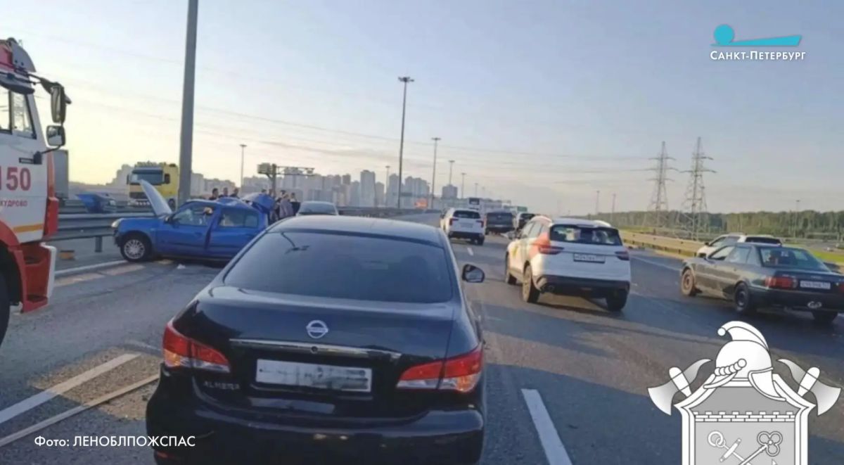 Полиция проверяет смертельную аварию на кольцевой в Ленобласти Полиция проверяет смертельную аварию на кольцевой в Ленобласти