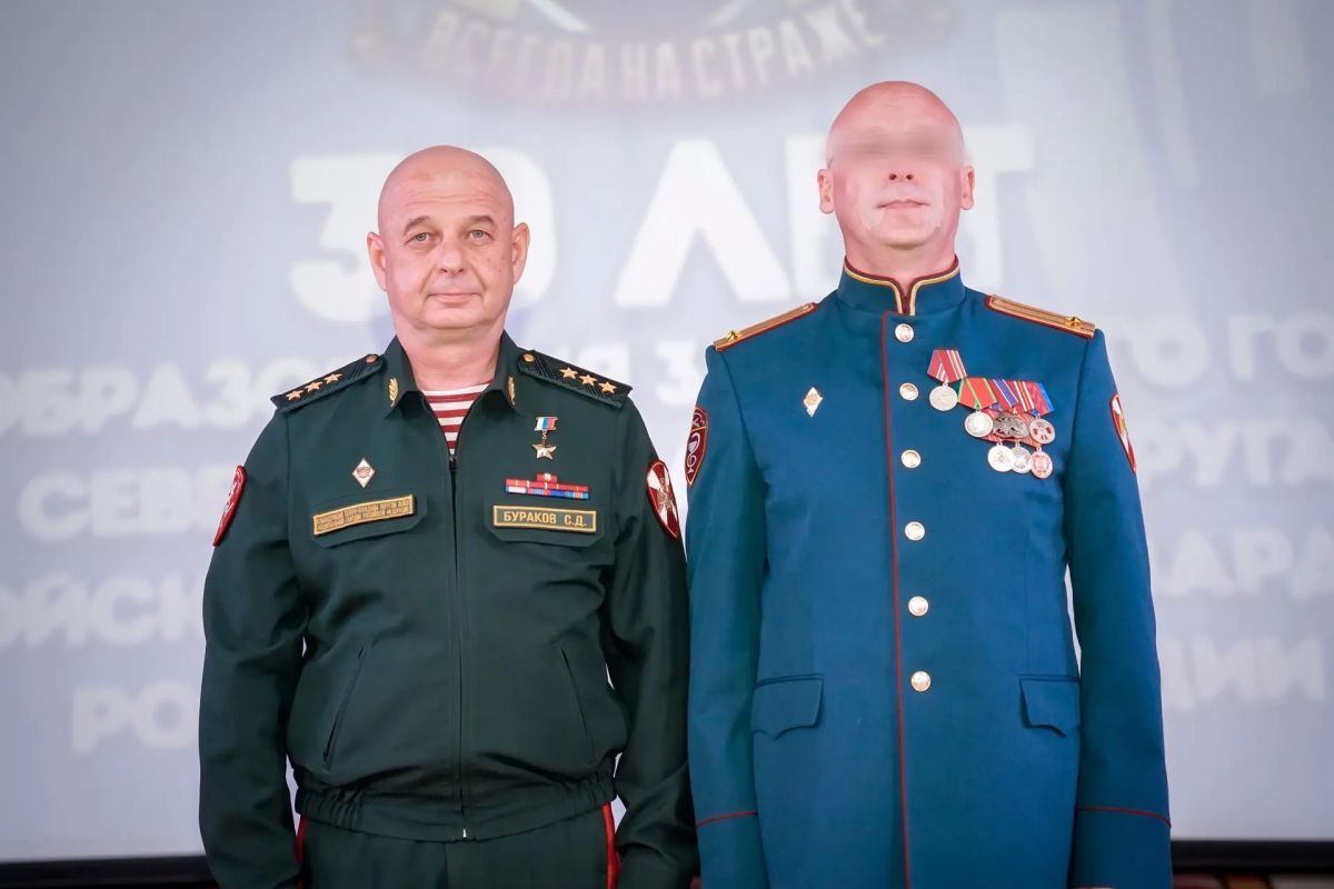 В Ленинградской области командующий Северо-Западным округом Росгвардии Герой России генерал-полковник Сергей Бураков поздравил с 30-й годовщиной формирования военного госпиталя Северо-Западного округа Росгвардии... В Ленинградской области командующий Северо-Западным округом Росгвардии Герой России генерал-полковник Сергей Бураков поздравил с 30-й годовщиной формирования военного госпиталя Северо-Западного округа Росгвардии...