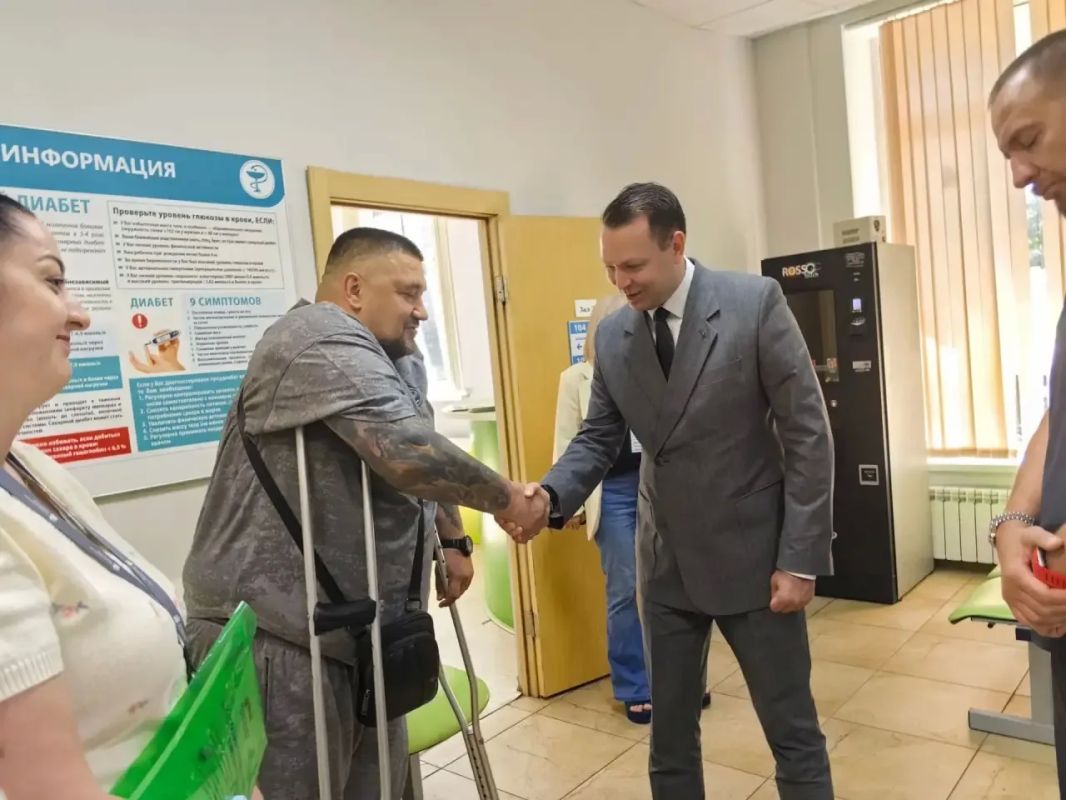 Врачи ЛОР НИИ провели выездной приём для участников СВО во Всеволожской больнице Врачи ЛОР НИИ провели выездной приём для участников СВО во Всеволожской больнице