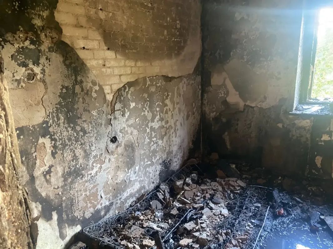 В Тихвине по факту обнаружения двух тел после пожара возбуждено уголовное дело В Тихвине по факту обнаружения двух тел после пожара возбуждено уголовное дело