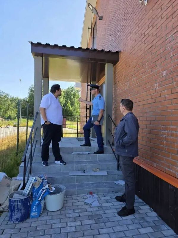 Прокуратура Ломоносовского района контролирует строительство социально значимых объектов Прокуратура Ломоносовского района контролирует строительство социально значимых объектов