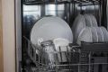 Почему посудомойка не сушит посуду: раскрываем секреты