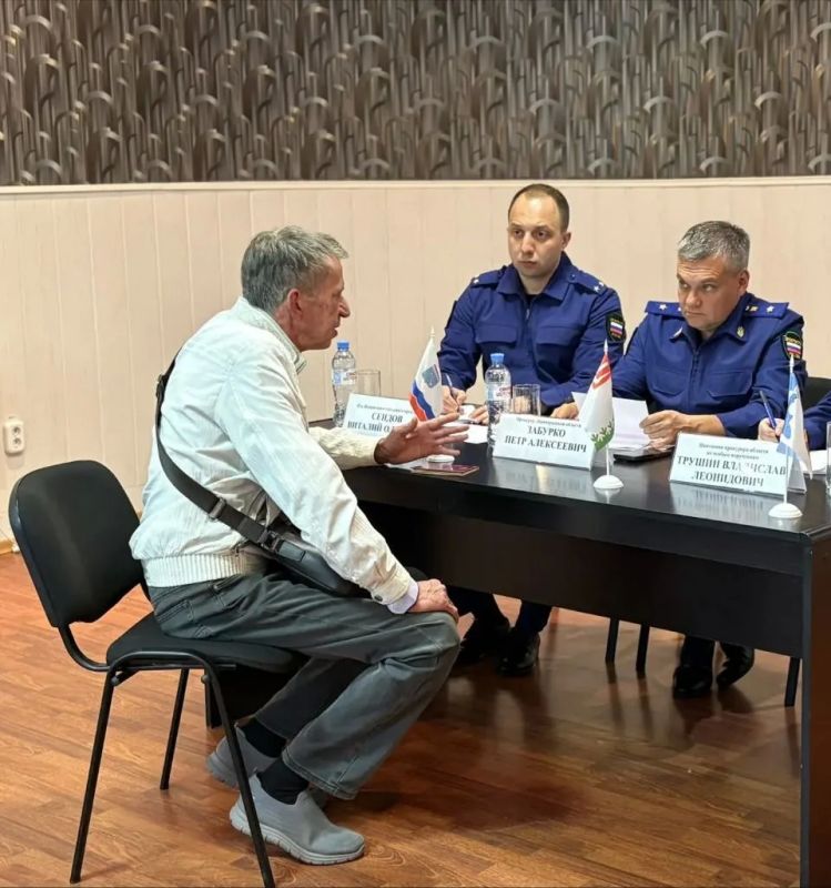 Прокурор Ленинградской области провёл личный прием работников АО «Сясьский ЦБК» Прокурор Ленинградской области провёл личный прием работников АО «Сясьский ЦБК»