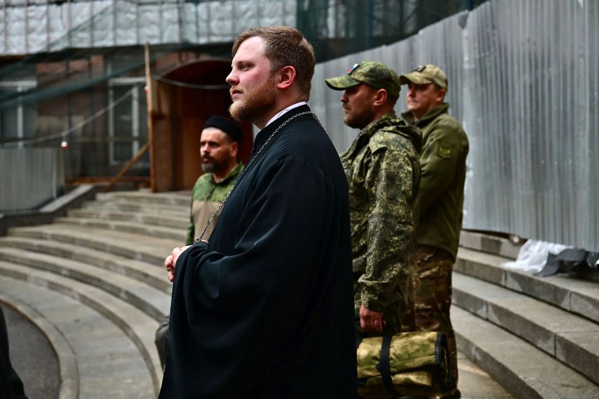 Александр Дрозденко: Сегодня при поддержке фонда «Ленинградский рубеж» отправили новую партию помощи бойцам «БАРС-Ленинградец» — год назад добровольческий отряд получил имя «Ленинградец» Александр Дрозденко: Сегодня при поддержке фонда «Ленинградский рубеж» отправили новую партию помощи бойцам «БАРС-Ленинградец» — год назад добровольческий отряд получил имя «Ленинградец»