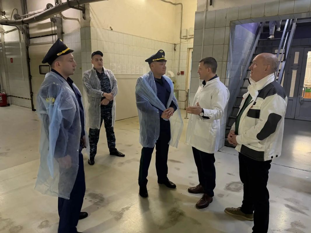 Прокурор Ленинградской области Пётр Забурко проверил соблюдение законности и требований уголовно-исполнительного законодательства в УФИЦ при ФКУ ИК-3 ГУФСИН России по г. Санкт-Петербургу и Ленинградской области Прокурор Ленинградской области Пётр Забурко проверил соблюдение законности и требований уголовно-исполнительного законодательства в УФИЦ при ФКУ ИК-3 ГУФСИН России по г. Санкт-Петербургу и Ленинградской области