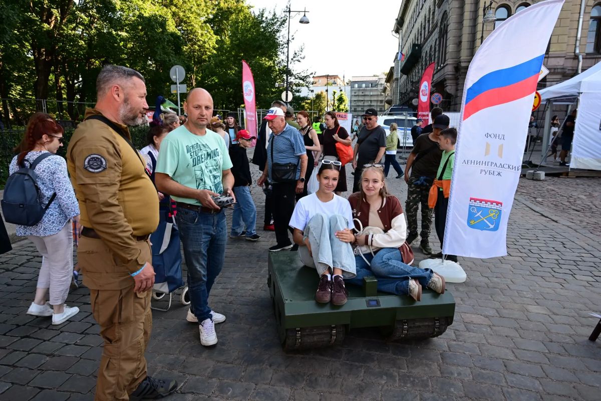 Фонд «Ленинградский рубеж» на Фестивале «Балтик Ралли» — работа по оказанию помощи бойцам СВО идёт непрерывно Фонд «Ленинградский рубеж» на Фестивале «Балтик Ралли» — работа по оказанию помощи бойцам СВО идёт непрерывно