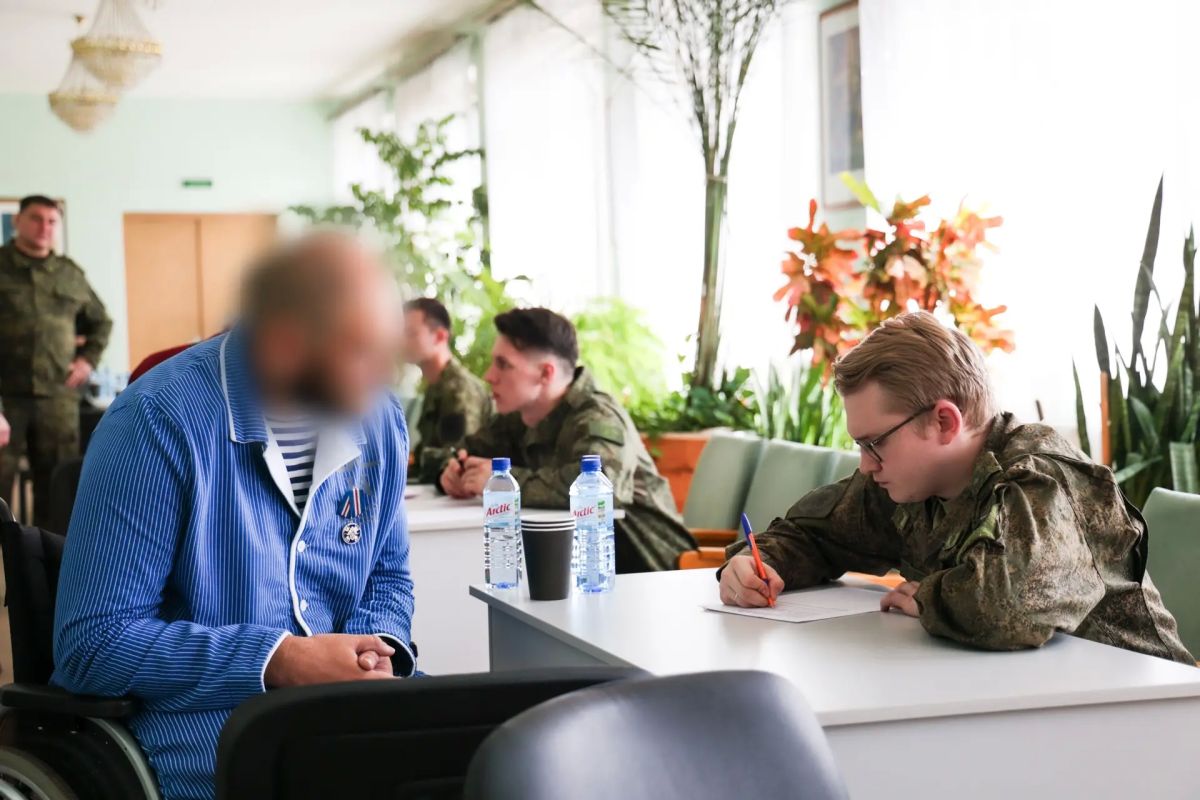 Председатель СК России А.И. Бастрыкин провел личный прием военнослужащих в Санкт-Петербургском госпитале для ветеранов войн Председатель СК России А.И. Бастрыкин провел личный прием военнослужащих в Санкт-Петербургском госпитале для ветеранов войн