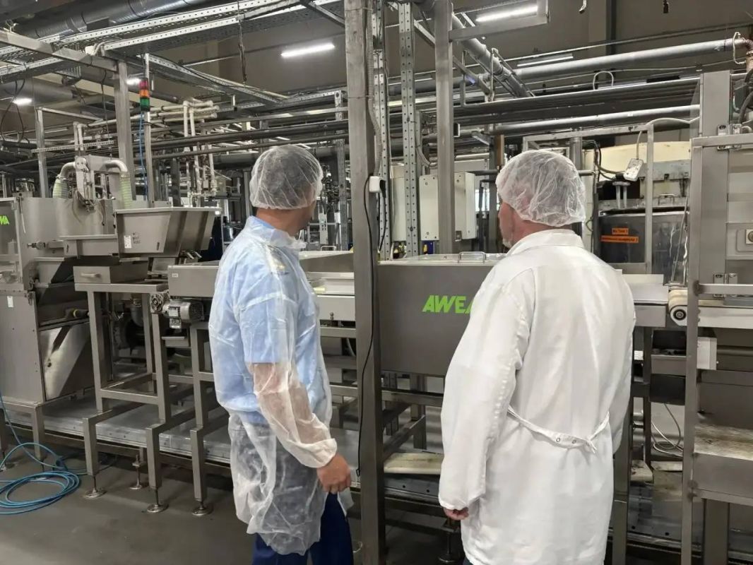 Прокурор Ломоносовского района провёл приём работников ООО «КФ им. Н.К. Крупской» Прокурор Ломоносовского района провёл приём работников ООО «КФ им. Н.К. Крупской»
