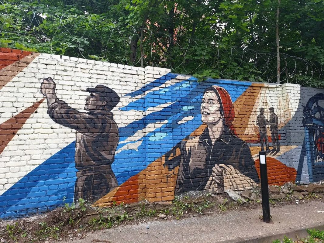 "Парусинка" — один из самых колоритных исторических городских районов не только Ивангорода, но и всей Ленобласти "Парусинка" — один из самых колоритных исторических городских районов не только Ивангорода, но и всей Ленобласти
