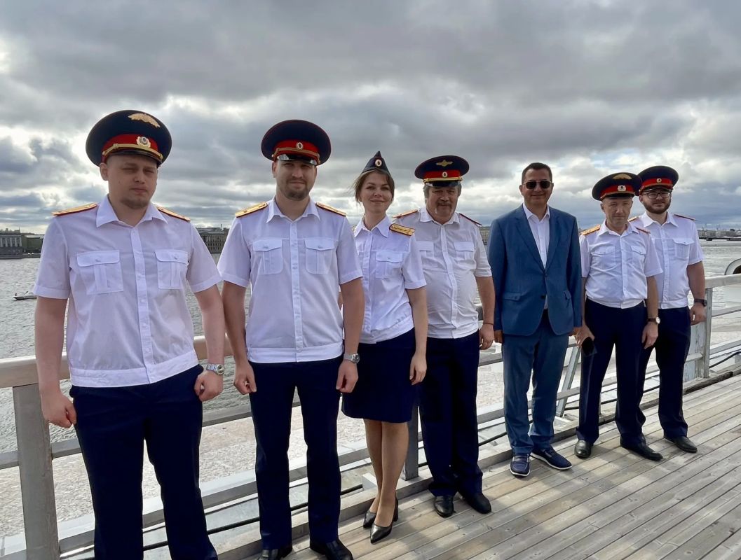 Сотрудники ГСУ СК России по городу Санкт-Петербургу приняли участие в торжественных мероприятиях, посвященных годовщине создания ВДВ Сотрудники ГСУ СК России по городу Санкт-Петербургу приняли участие в торжественных мероприятиях, посвященных годовщине создания ВДВ