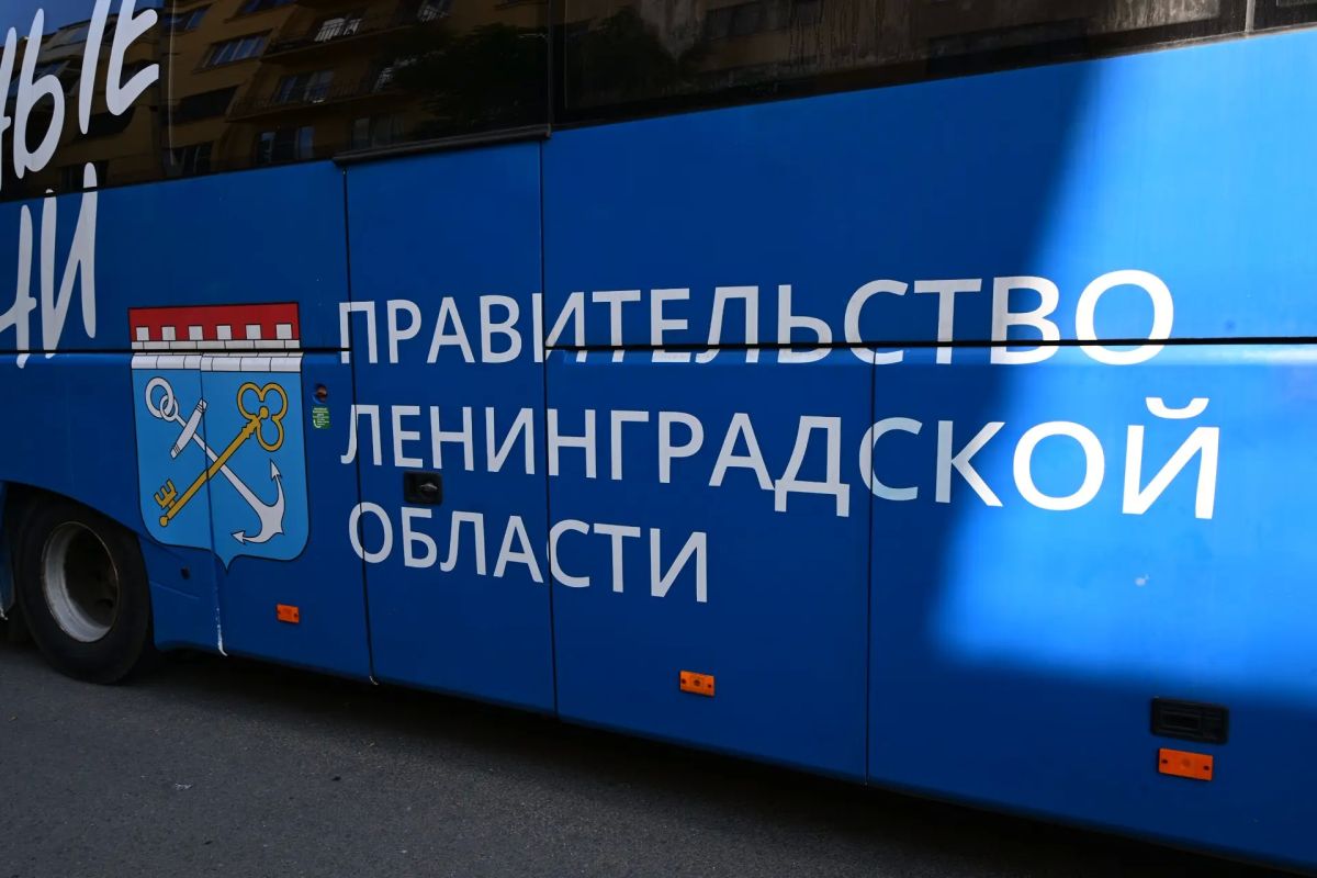 Ко Дню Воздушно-десантных войск Правительство Ленинградской области при поддержке благотворительного фонда «Суворов» передало два автобуса для нужд Минобороны России Ко Дню Воздушно-десантных войск Правительство Ленинградской области при поддержке благотворительного фонда «Суворов» передало два автобуса для нужд Минобороны России
