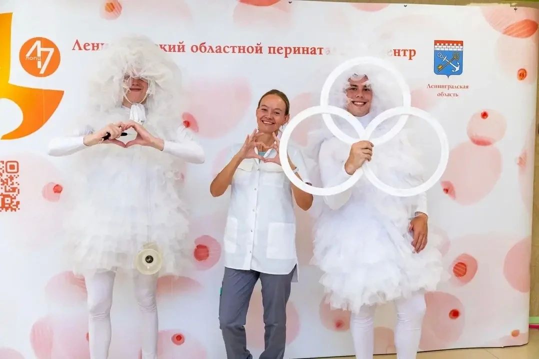 В Областном перинатальном центре начал работу кабинет поддержки грудного вскармливания. В арсенале консультанта — информационные пособия, обучающие куклы и муляжи молочных желёз, которые помогают наглядно и доступно готовить... В Областном перинатальном центре начал работу кабинет поддержки грудного вскармливания. В арсенале консультанта — информационные пособия, обучающие куклы и муляжи молочных желёз, которые помогают наглядно и доступно готовить...