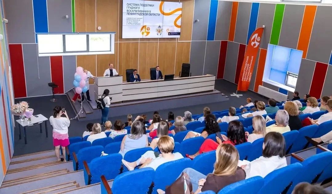 В Областном перинатальном центре начал работу кабинет поддержки грудного вскармливания. В арсенале консультанта — информационные пособия, обучающие куклы и муляжи молочных желёз, которые помогают наглядно и доступно готовить... В Областном перинатальном центре начал работу кабинет поддержки грудного вскармливания. В арсенале консультанта — информационные пособия, обучающие куклы и муляжи молочных желёз, которые помогают наглядно и доступно готовить...