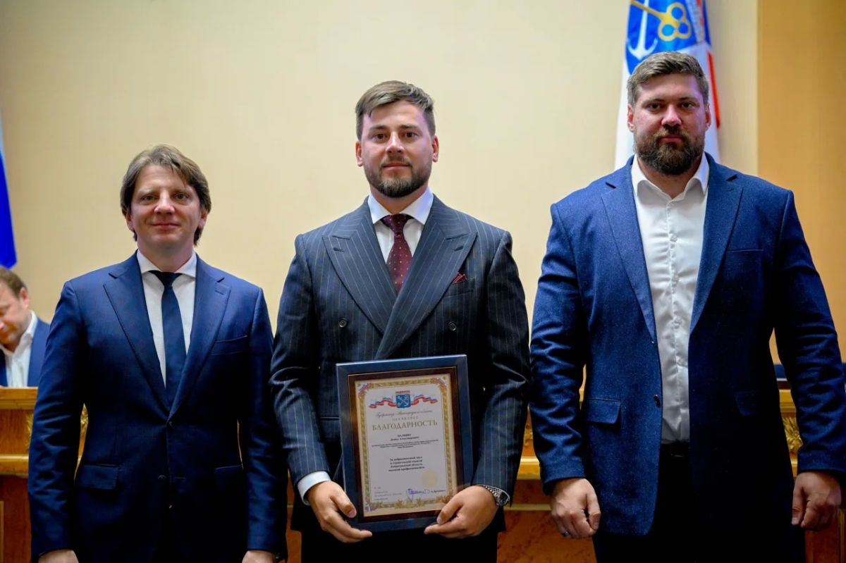 За пять лет строители Ленобласти возвели более 130 социальных объектов и почти 20 млн м жилья — в честь 70-летия профессионального праздника в Доме Правительства отметили 53 специалистов, чей труд стоит за этими результатами За пять лет строители Ленобласти возвели более 130 социальных объектов и почти 20 млн м жилья — в честь 70-летия профессионального праздника в Доме Правительства отметили 53 специалистов, чей труд стоит за этими результатами