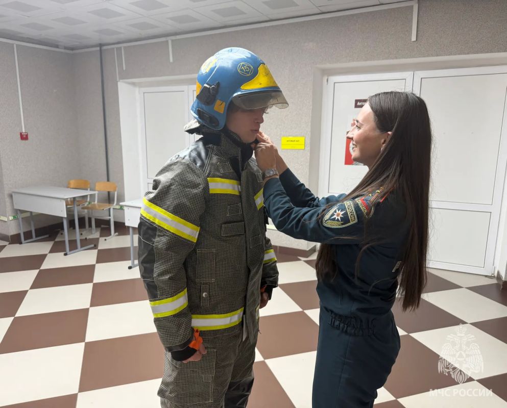 О профессии спасателя. Во Всеволожском агропромышленном техникуме прошла профориентационная встреча студентов с сотрудниками отдела надзорной деятельности и профилактической работы Всеволожского района и представителями... О профессии спасателя. Во Всеволожском агропромышленном техникуме прошла профориентационная встреча студентов с сотрудниками отдела надзорной деятельности и профилактической работы Всеволожского района и представителями...