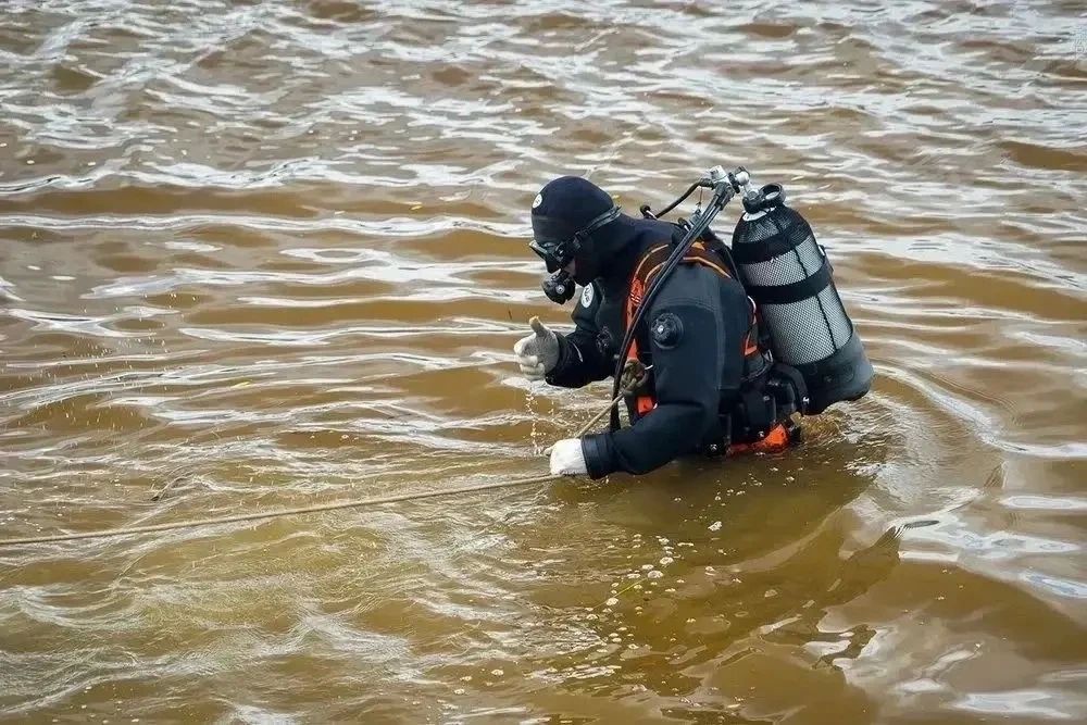 За прошедшие сутки подразделения территориального пожарно-спасательного гарнизона Ленинградской области реагировали на 13 оперативных событий: За прошедшие сутки подразделения территориального пожарно-спасательного гарнизона Ленинградской области реагировали на 13 оперативных событий: