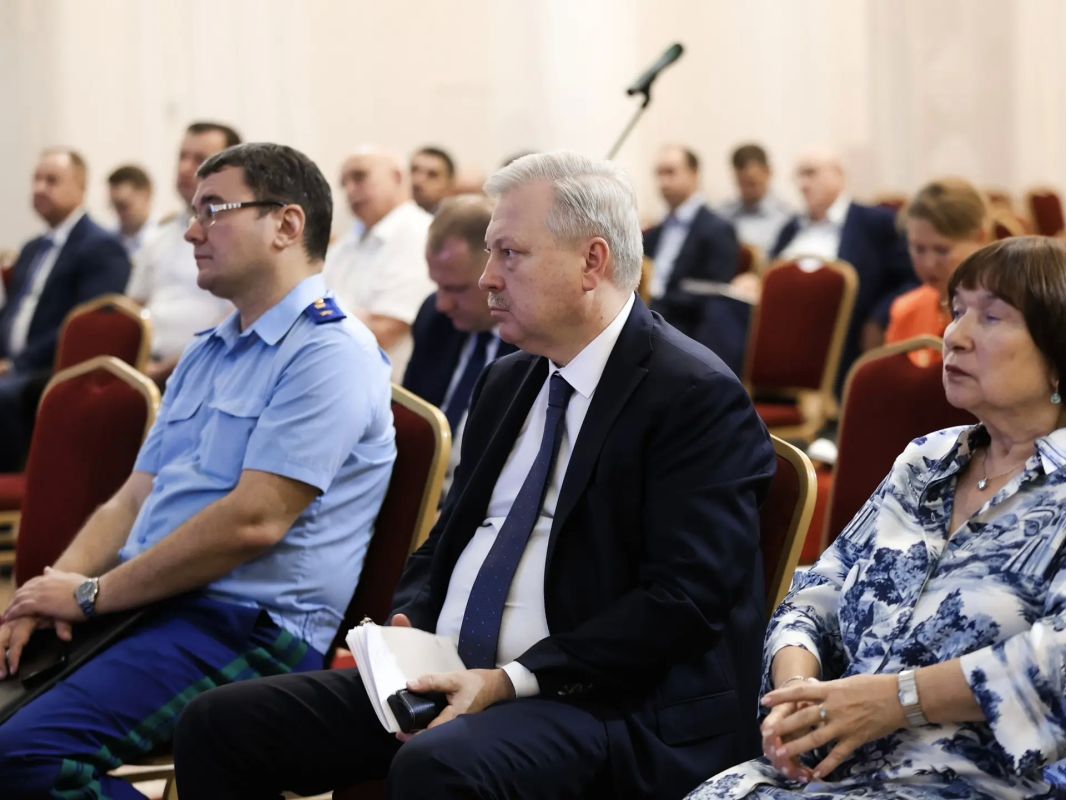 Прокурор г. Санкт-Петербурга Андрей Гуришев выступил на заседании Совета ректоров высших учебных заведений СанктПетербурга и Ленинградской области Прокурор г. Санкт-Петербурга Андрей Гуришев выступил на заседании Совета ректоров высших учебных заведений СанктПетербурга и Ленинградской области