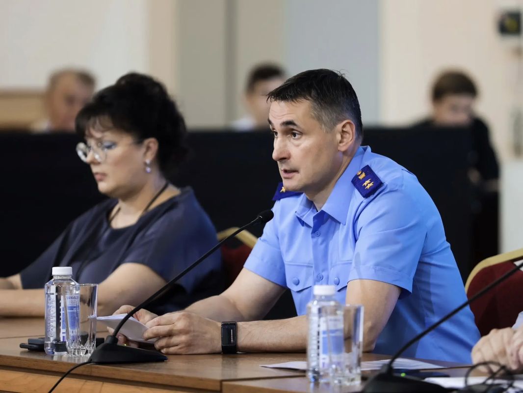 Прокурор г. Санкт-Петербурга Андрей Гуришев выступил на заседании Совета ректоров высших учебных заведений СанктПетербурга и Ленинградской области Прокурор г. Санкт-Петербурга Андрей Гуришев выступил на заседании Совета ректоров высших учебных заведений СанктПетербурга и Ленинградской области
