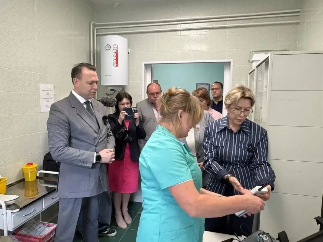 Новый фельдшерско-акушерский пункт начал работу в деревне Мотохово, сменив здание 1991 года постройки. В современных модульных помещениях оборудованы кабинет фельдшера, процедурная, аптечный пункт, зона ожидания для...