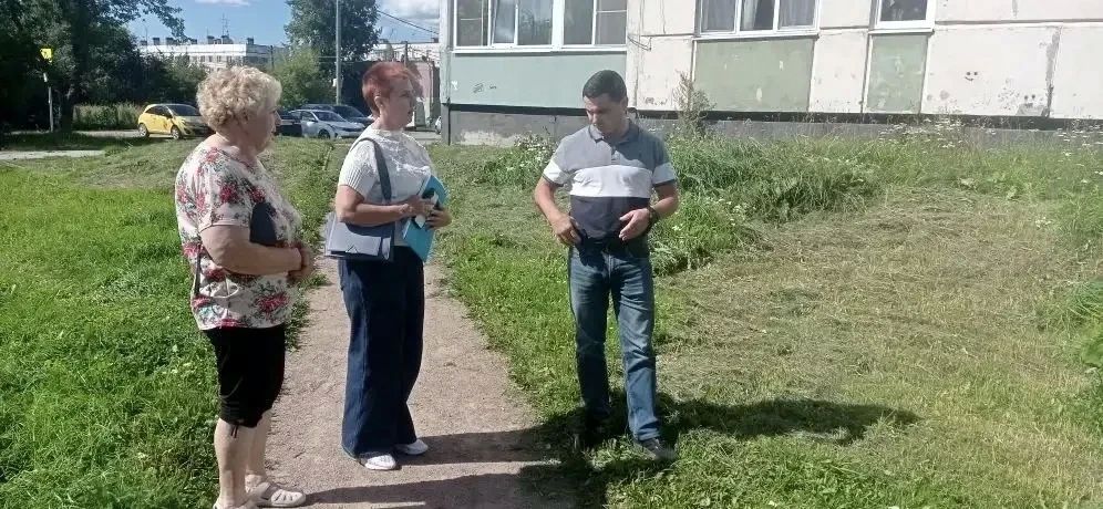 Встреча с жителями Яльгелево: определены дальнейшие шаги по приведению территорий в порядок Встреча с жителями Яльгелево: определены дальнейшие шаги по приведению территорий в порядок