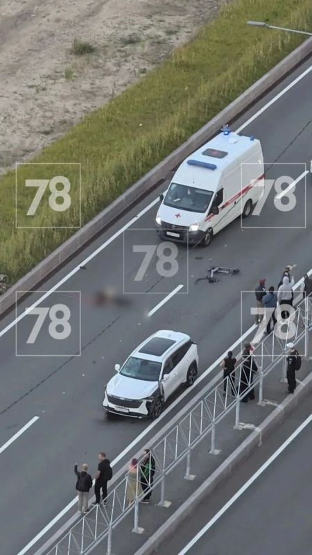 Двое самокатчиков попали в страшное ДТП в Мурино