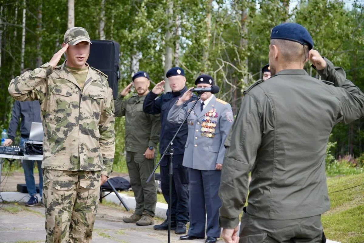 В Архангельске впервые в Северо-Западном округе Росгвардии прошли испытания на право ношения официального геральдического знака – знака отличия специального отряда быстрого реагирования Федеральной службы войск национальной... В Архангельске впервые в Северо-Западном округе Росгвардии прошли испытания на право ношения официального геральдического знака – знака отличия специального отряда быстрого реагирования Федеральной службы войск национальной...