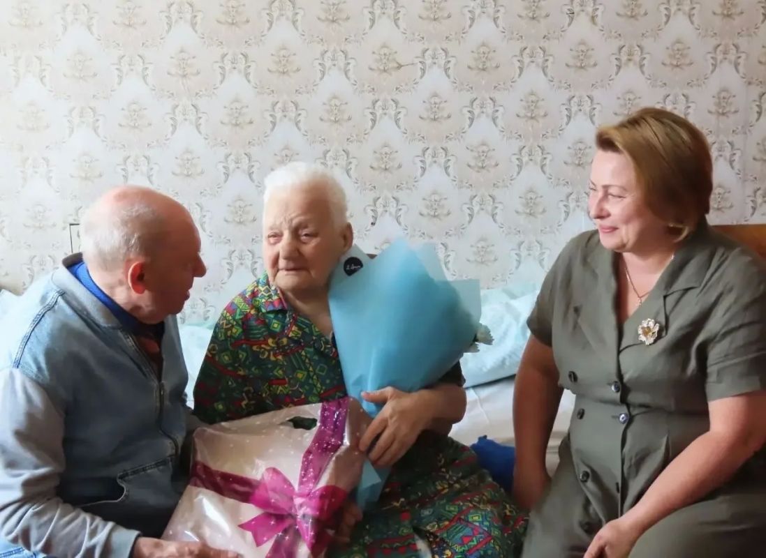 Ветеран из Сланцев Мария Павлова отпраздновала 95-летие Ветеран из Сланцев Мария Павлова отпраздновала 95-летие