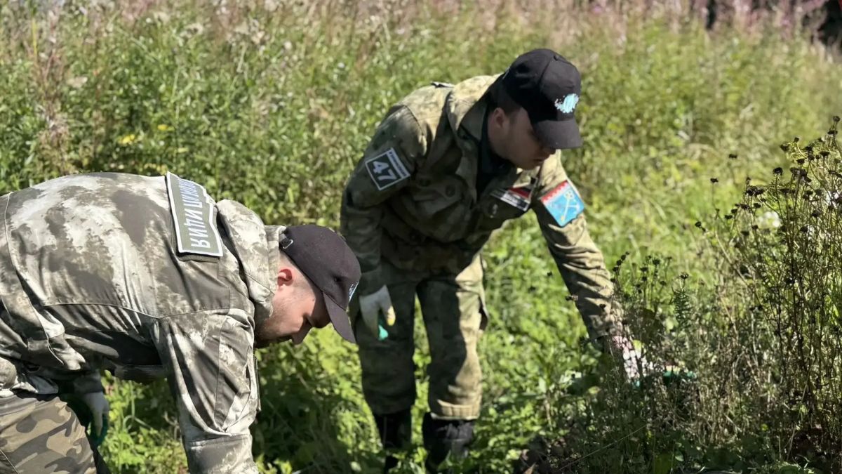 Сотрудники комитета госэконадзора и Экомилиции Ленобласти провели субботник на месте бывшей деревни Тортолово Мгинского городского поселения Кировского района Сотрудники комитета госэконадзора и Экомилиции Ленобласти провели субботник на месте бывшей деревни Тортолово Мгинского городского поселения Кировского района