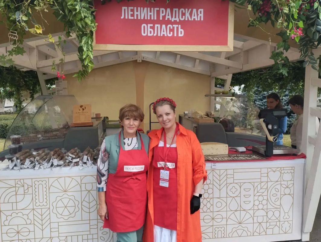 Ленинградская область достойно представила вкусные сыры и мясные деликатесы на Национальном гастрономическом фестивале «Вкусы России» в Москве